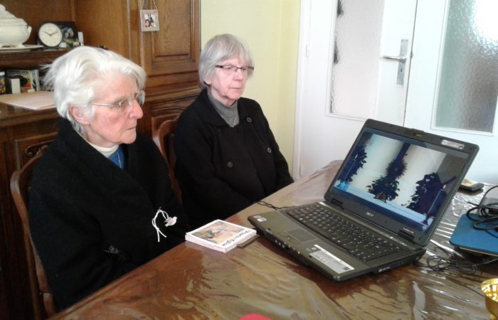 Sr Marthe et Sr Liliane assidues aux prières en ligne